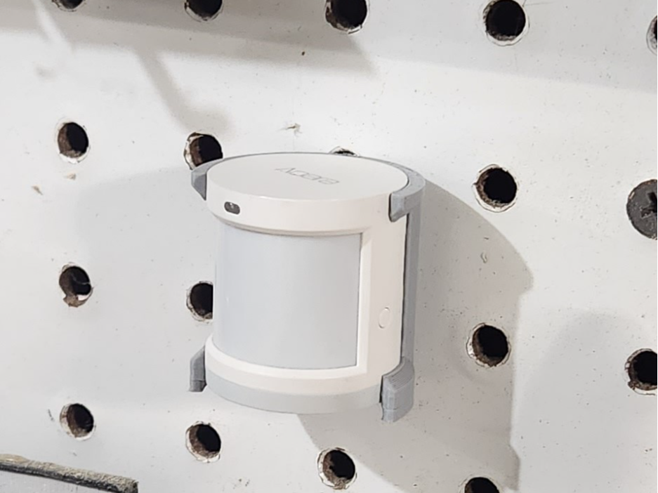 Aqara Motion Sensor P1 — Peg Board Holder
